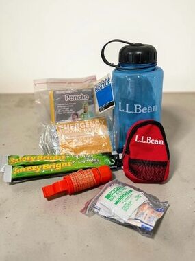L.L. Bean NWT Paddler 32 oz Bottle Wilderness Hiking Emergency Kit